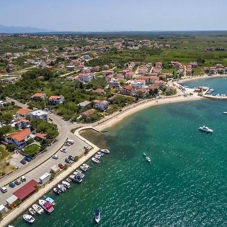 Apartments And Rooms By The Sea Vrsi - Mulo, Zadar - 5848 Gostinjska kuća 3*