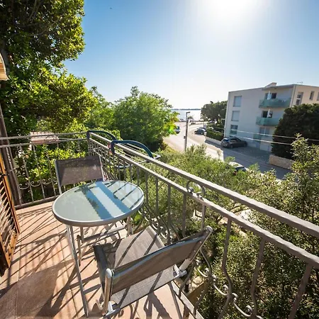 Apartments And Rooms By The Sea Vrsi - Mulo, Zadar - 5848 3*