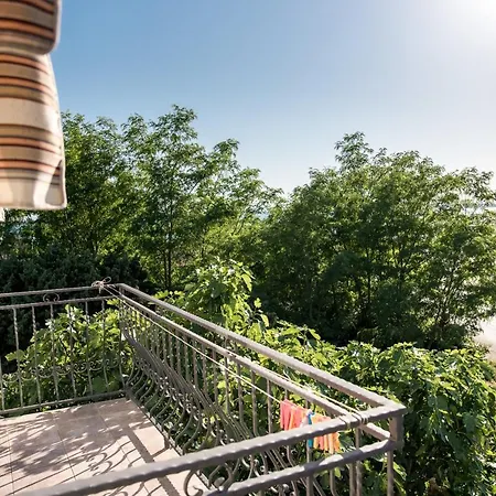 Apartments And Rooms By The Sea Vrsi - Mulo, Zadar - 5848 3*